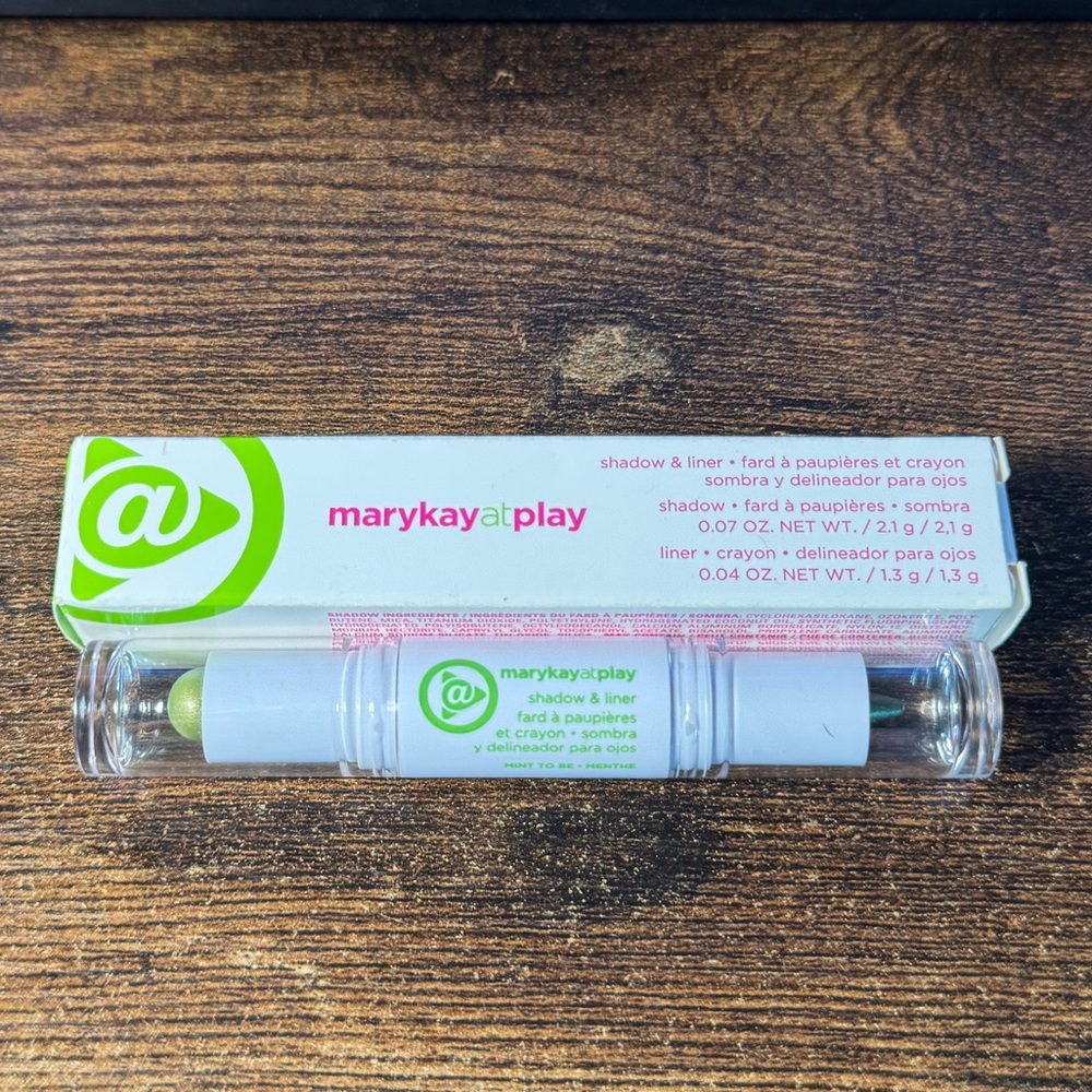 Mary Kay At Play Shadow and Liner - Mint To Be - 0.04 oz.